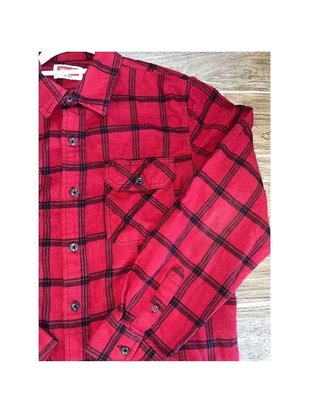 Red Plaid! Wrangler red plaid shirt sz med long sleeve - Picture 5 of 16